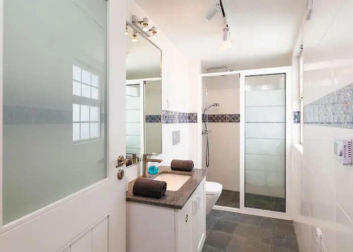 Harbour House Villa *